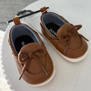 NWT Old Navy Infant Boy Adorable Brown Loafers Boat Shoes 0-3M Soft Edge Leather